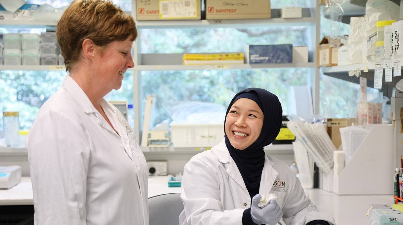 Associate Professor Michelle Tate and Sarah Rosli in the lab at Hudson Institute