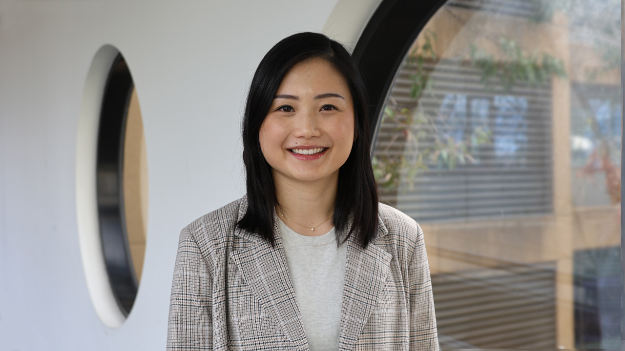 Dr Elisabeth Ng working on PA diagnosis